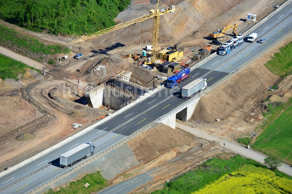 Lemnitz aus der Vogelperspektive: Ausbau- Arbeiten und Baustellen an der Streckenführung der BAB Bundesautobahn A9 bei Lemnitz in Thüringen