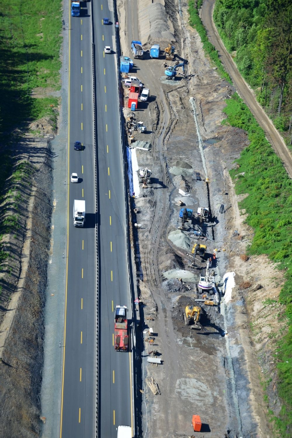 Lemnitz aus der Vogelperspektive: Ausbau- Arbeiten und Baustellen an der Streckenführung der BAB Bundesautobahn A9 bei Lemnitz in Thüringen