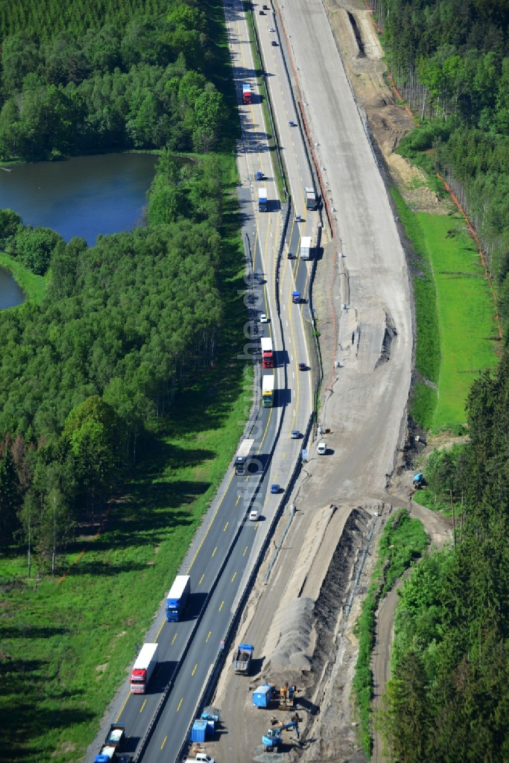 Luftbild Lemnitz - Ausbau- Arbeiten und Baustellen an der Streckenführung der BAB Bundesautobahn A9 bei Lemnitz in Thüringen