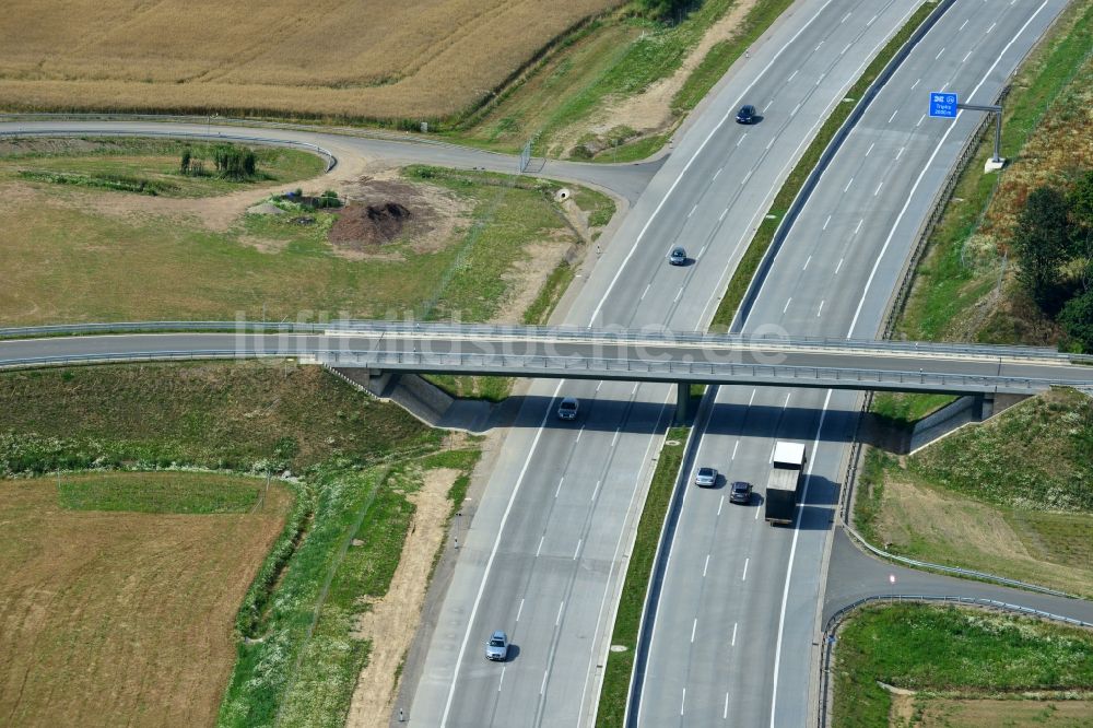 Lemnitz von oben - Ausbau- Arbeiten und Baustellen an der Streckenführung der BAB Bundesautobahn A9 bei Lemnitz in Thüringen