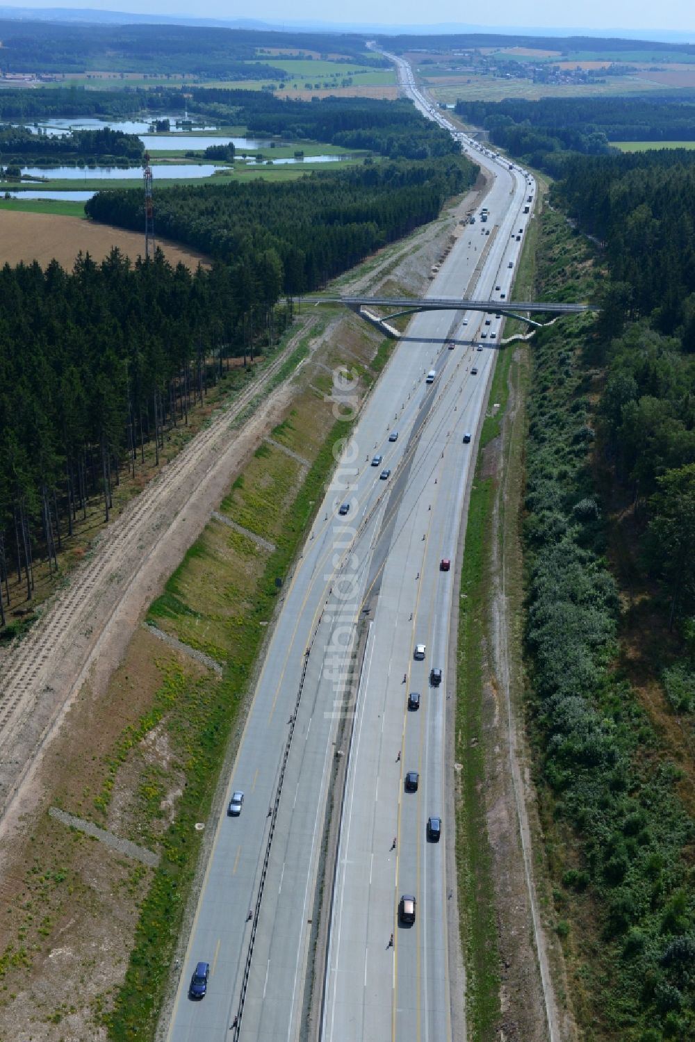 Lemnitz von oben - Ausbau- Arbeiten und Baustellen an der Streckenführung der BAB Bundesautobahn A9 bei Lemnitz in Thüringen