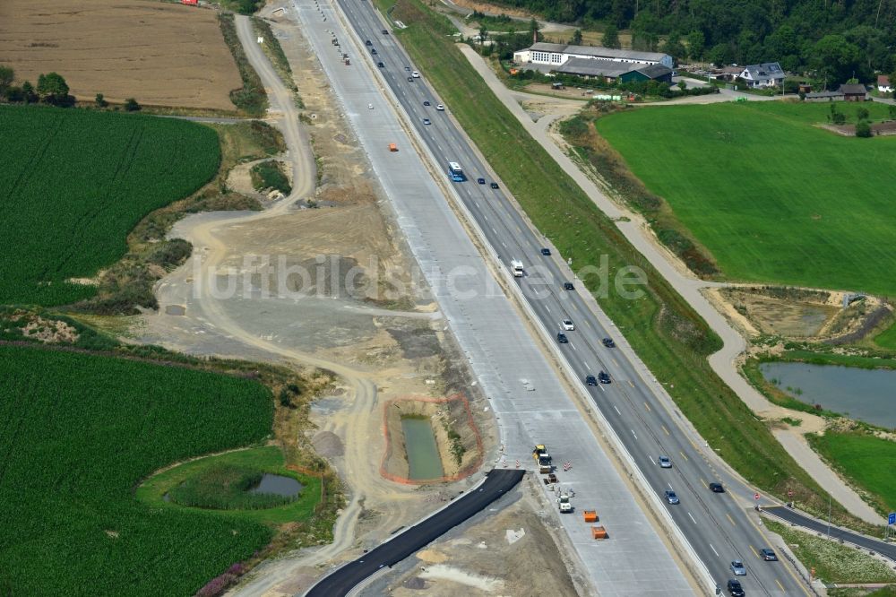 Luftaufnahme Mönchgrün - Ausbau- Arbeiten und Baustellen an der Streckenführung der BAB Bundesautobahn A9 bei Mönchgrün in Thüringen