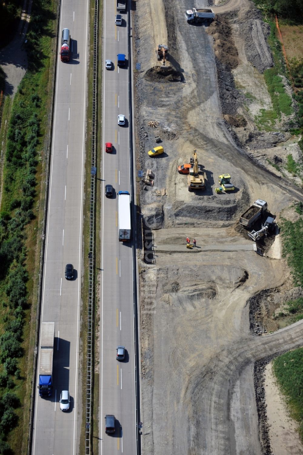 Moßbach von oben - Ausbau- Arbeiten und Baustellen an der Streckenführung der BAB Bundesautobahn A9 bei Moßbach in Thüringen