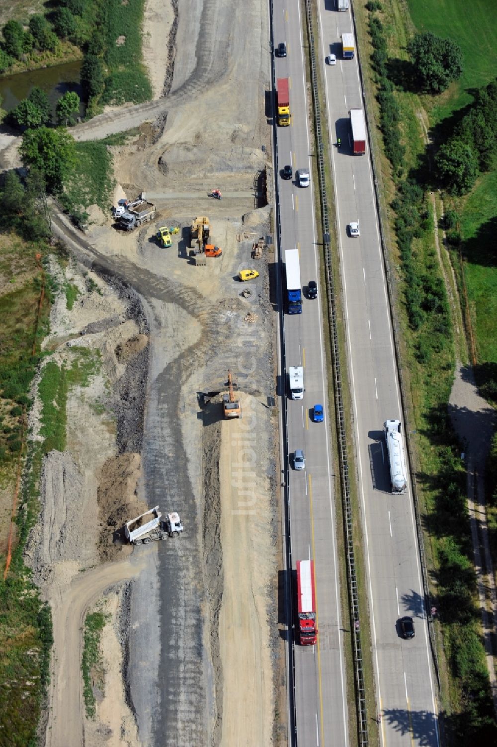 Moßbach aus der Vogelperspektive: Ausbau- Arbeiten und Baustellen an der Streckenführung der BAB Bundesautobahn A9 bei Moßbach in Thüringen