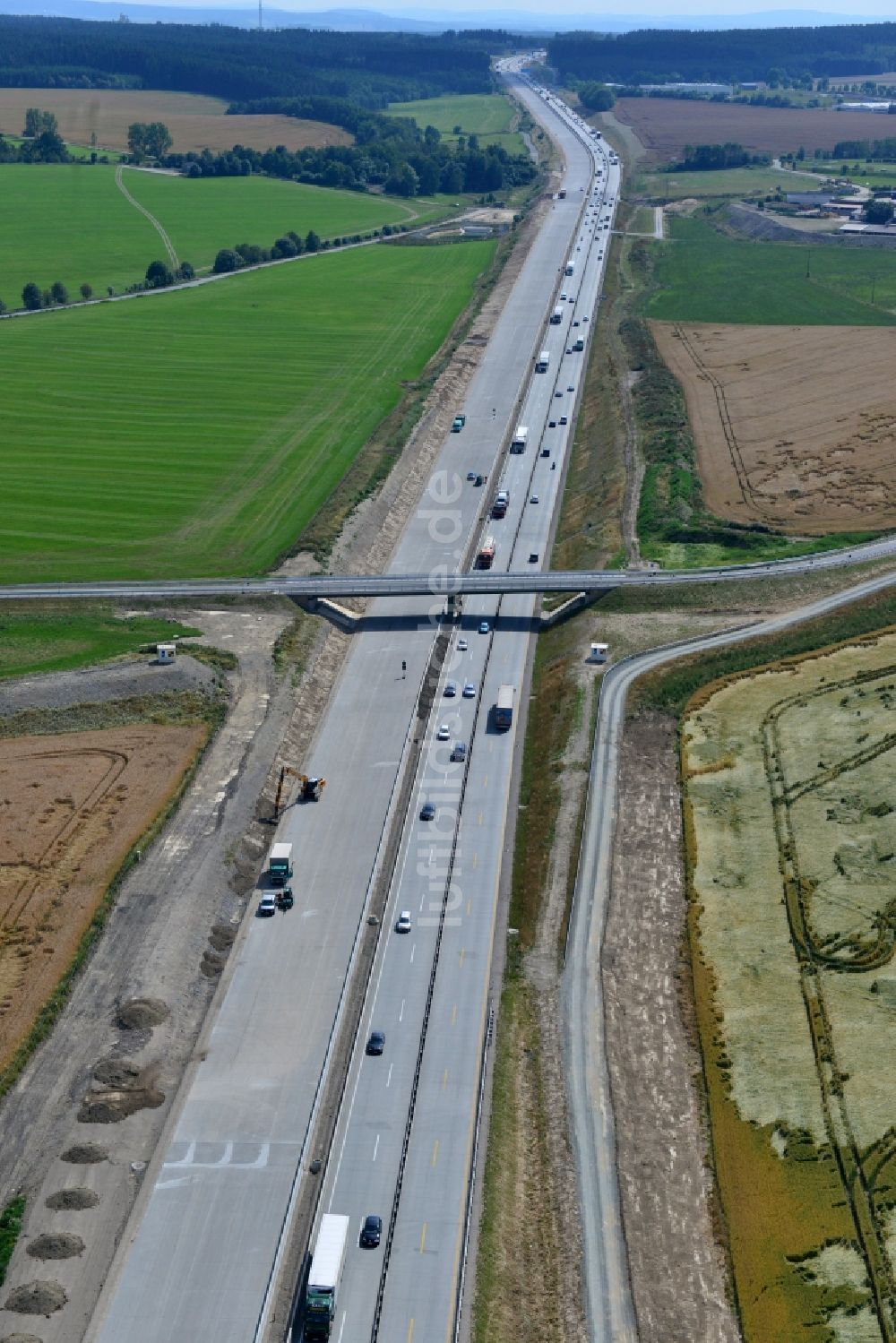 Moßbach von oben - Ausbau- Arbeiten und Baustellen an der Streckenführung der BAB Bundesautobahn A9 bei Moßbach in Thüringen