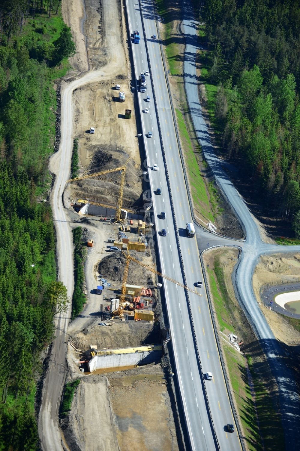 Luftaufnahme Pahnstangen - Ausbau- Arbeiten und Baustellen an der Streckenführung der BAB Bundesautobahn A9 bei Pahnstangen in Thüringen