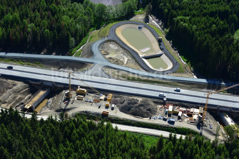 Pahnstangen aus der Vogelperspektive: Ausbau- Arbeiten und Baustellen an der Streckenführung der BAB Bundesautobahn A9 bei Pahnstangen in Thüringen