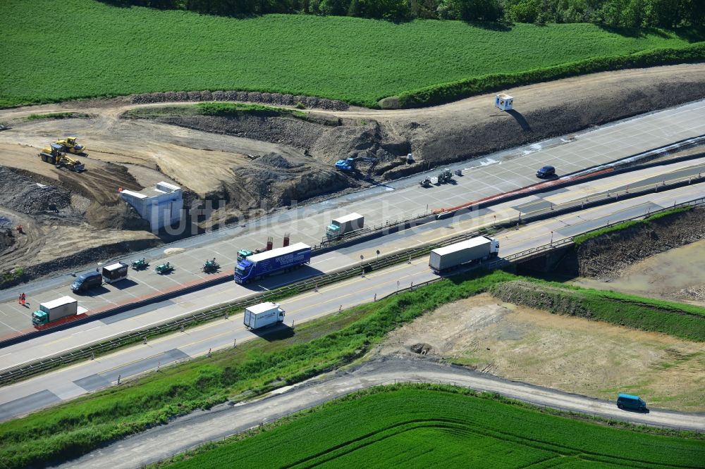 Luftaufnahme Pahnstangen - Ausbau- Arbeiten und Baustellen an der Streckenführung der BAB Bundesautobahn A9 bei Pahnstangen in Thüringen