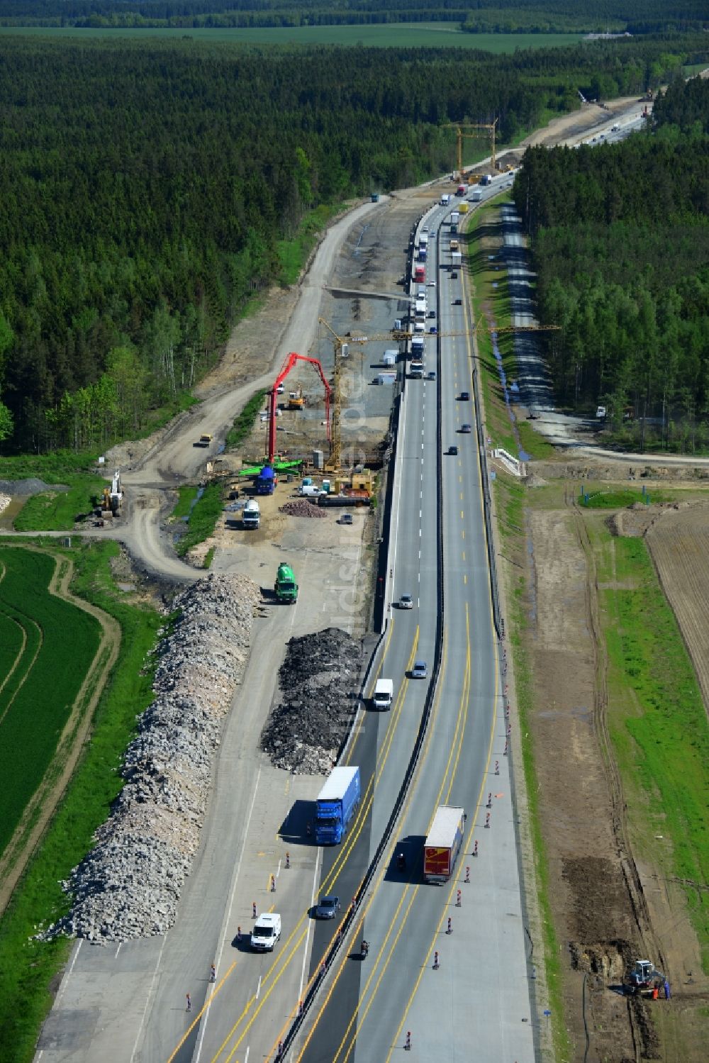 Luftbild Pahnstangen - Ausbau- Arbeiten und Baustellen an der Streckenführung der BAB Bundesautobahn A9 bei Pahnstangen in Thüringen