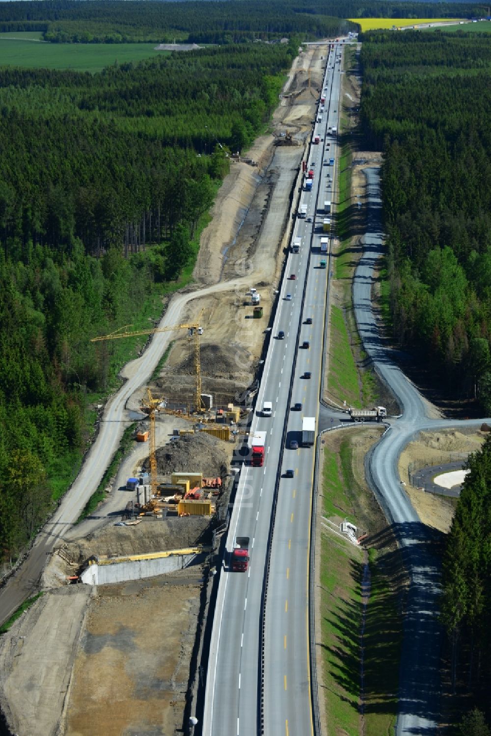 Luftaufnahme Pahnstangen - Ausbau- Arbeiten und Baustellen an der Streckenführung der BAB Bundesautobahn A9 bei Pahnstangen in Thüringen