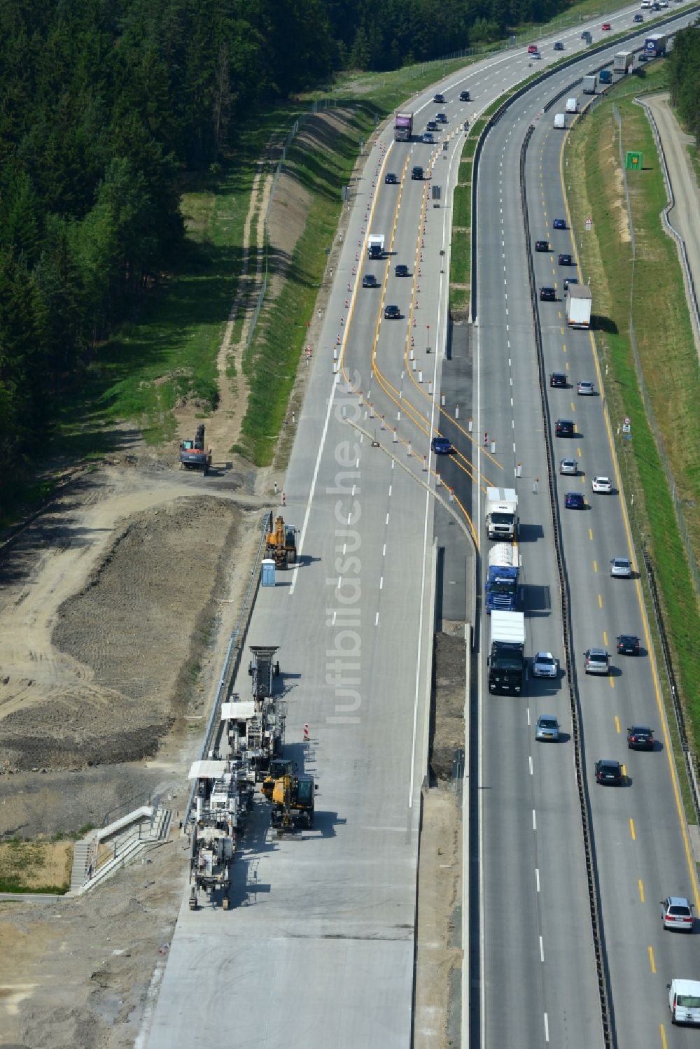 Pörmitz von oben - Ausbau- Arbeiten und Baustellen an der Streckenführung der BAB Bundesautobahn A9 bei Pörmitz in Thüringen