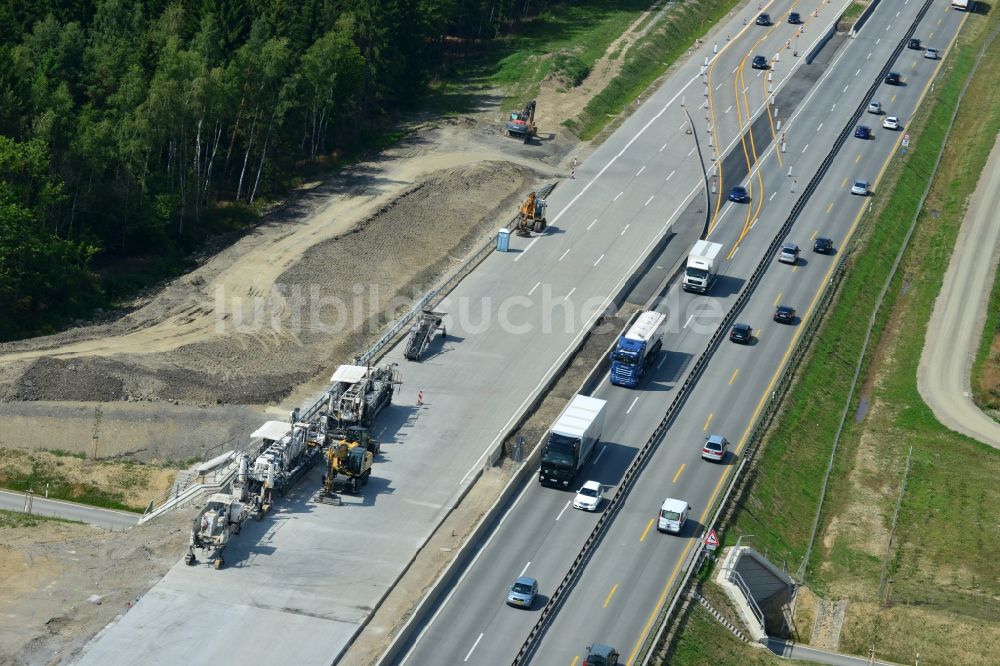 Pörmitz aus der Vogelperspektive: Ausbau- Arbeiten und Baustellen an der Streckenführung der BAB Bundesautobahn A9 bei Pörmitz in Thüringen