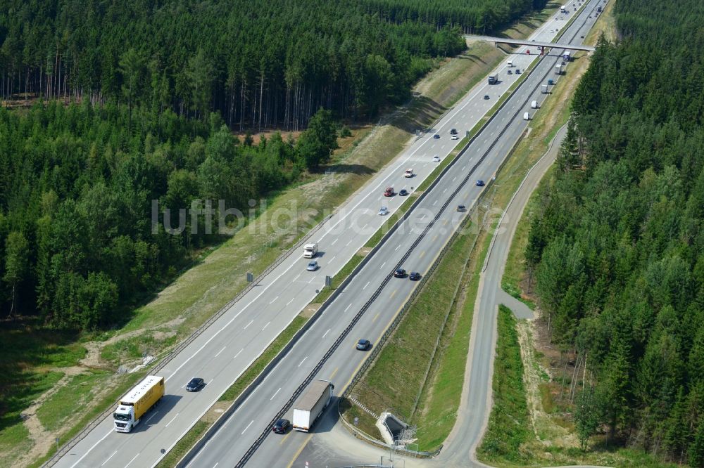 Pörmitz von oben - Ausbau- Arbeiten und Baustellen an der Streckenführung der BAB Bundesautobahn A9 bei Pörmitz in Thüringen