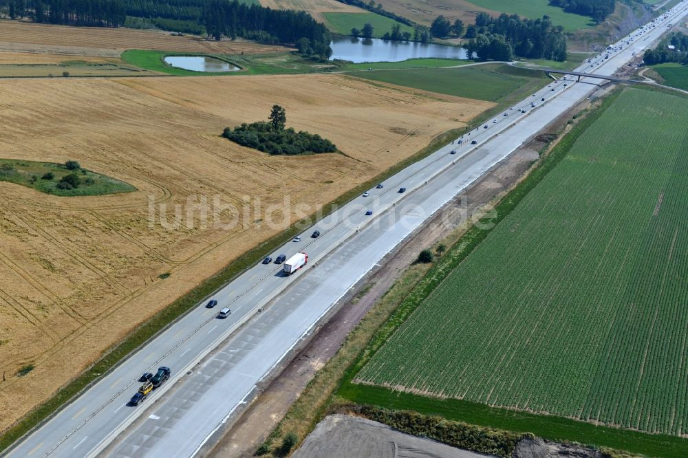 Pörmitz von oben - Ausbau- Arbeiten und Baustellen an der Streckenführung der BAB Bundesautobahn A9 bei Pörmitz in Thüringen