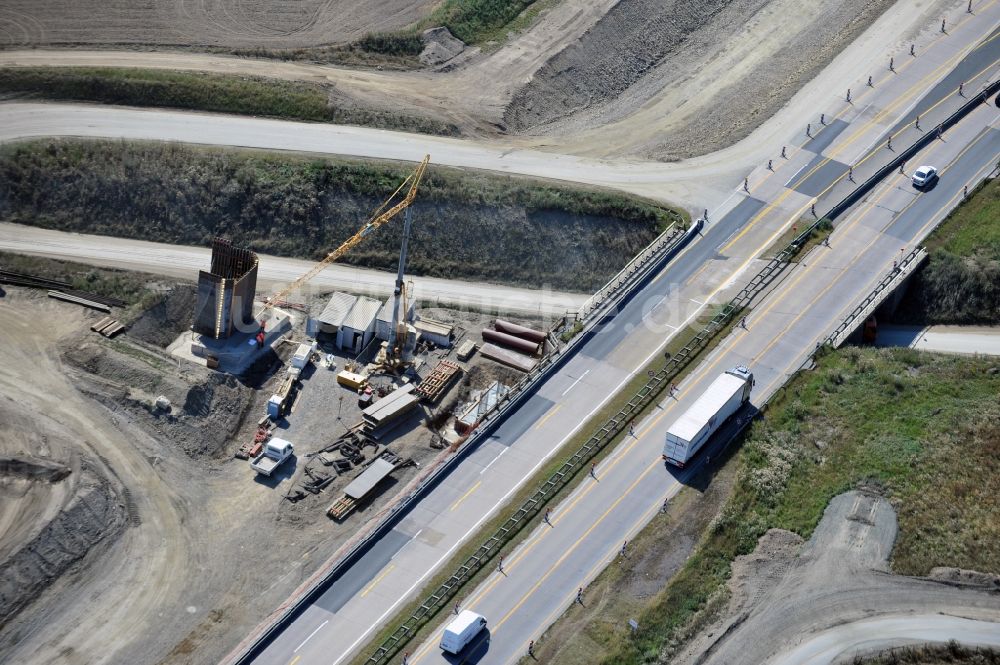 Luftaufnahme Schleiz - Ausbau- Arbeiten und Baustellen an der Streckenführung der BAB Bundesautobahn A9 bei Schleiz in Thüringen