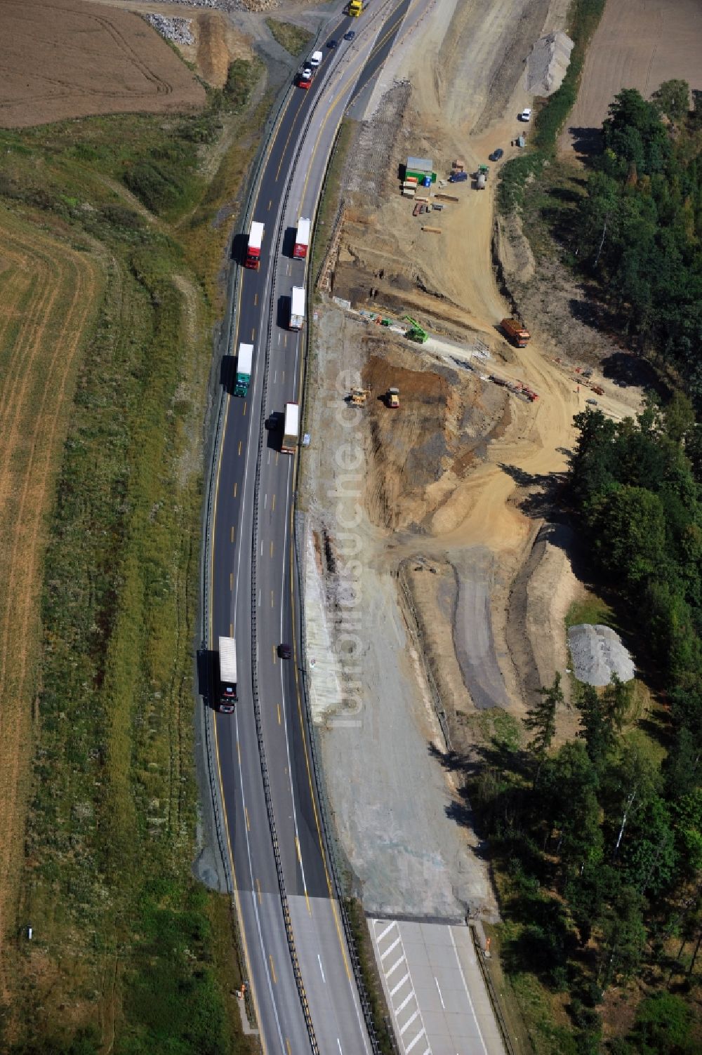 Schleiz aus der Vogelperspektive: Ausbau- Arbeiten und Baustellen an der Streckenführung der BAB Bundesautobahn A9 bei Schleiz in Thüringen