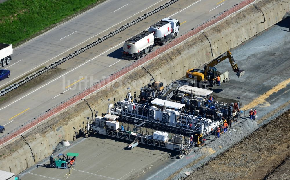 Luftaufnahme Schleiz - Ausbau- Arbeiten und Baustellen an der Streckenführung der BAB Bundesautobahn A9 bei Schleiz in Thüringen