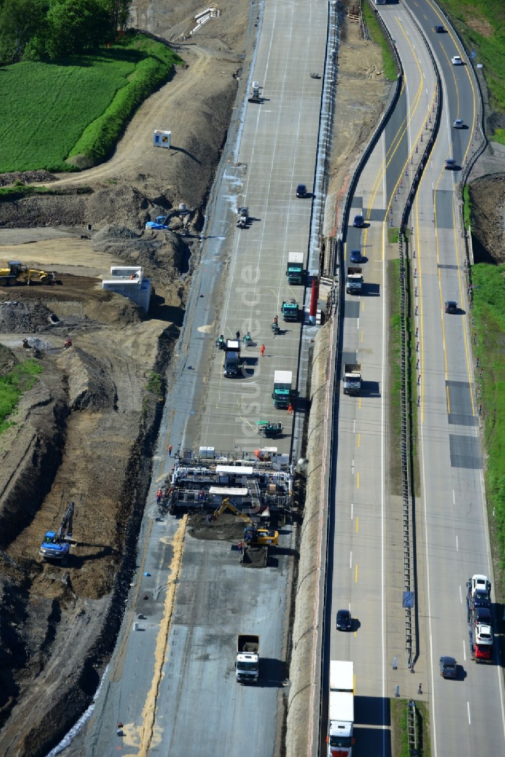 Luftaufnahme Schleiz - Ausbau- Arbeiten und Baustellen an der Streckenführung der BAB Bundesautobahn A9 bei Schleiz in Thüringen