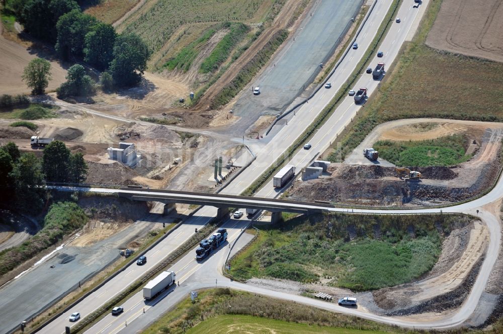 Triptis von oben - Ausbau- Arbeiten und Baustellen an der Streckenführung der BAB Bundesautobahn A9 bei Triptis in Thüringen