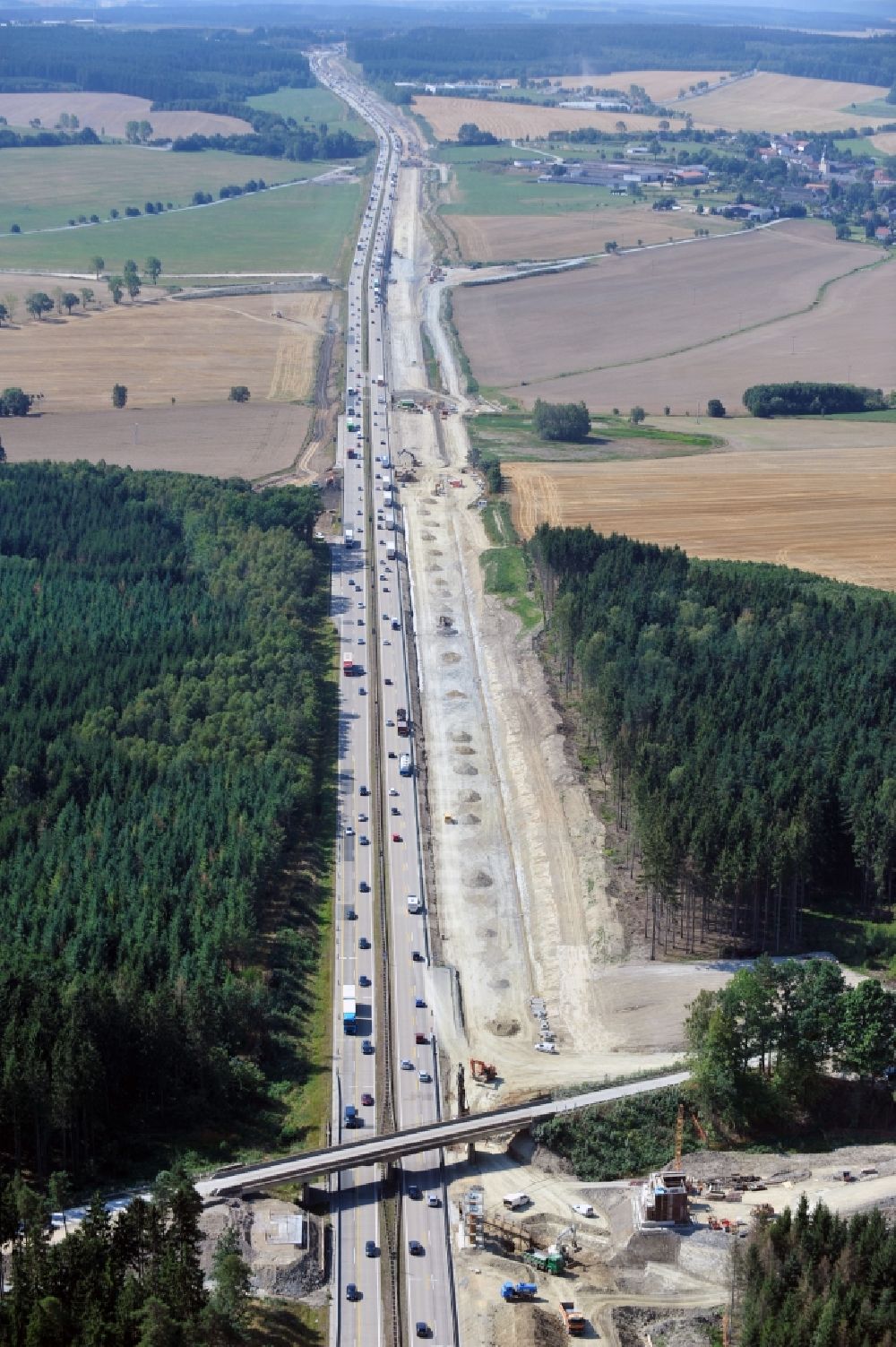 Luftaufnahme Wüstenwetzdorf - Ausbau- Arbeiten und Baustellen an der Streckenführung der BAB Bundesautobahn A9 bei Wüstenwetzdorf in Thüringen