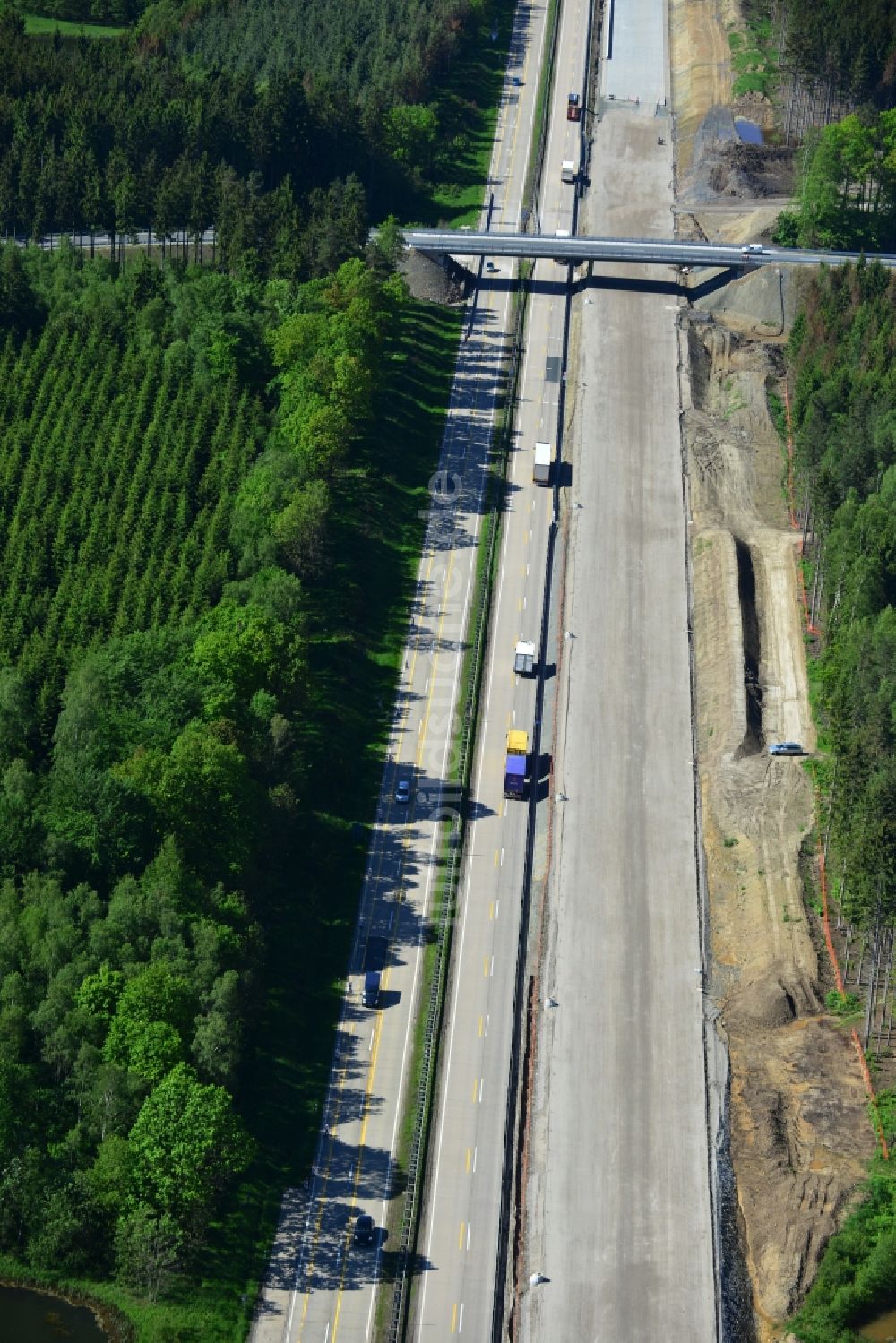 Luftbild Wüstenwetzdorf - Ausbau- Arbeiten und Baustellen an der Streckenführung der BAB Bundesautobahn A9 bei Wüstenwetzdorf in Thüringen