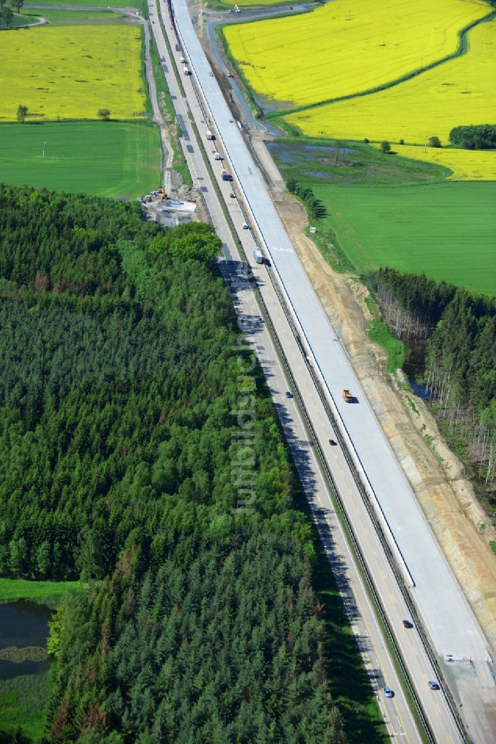 Luftbild Wüstenwetzdorf - Ausbau- Arbeiten und Baustellen an der Streckenführung der BAB Bundesautobahn A9 bei Wüstenwetzdorf in Thüringen