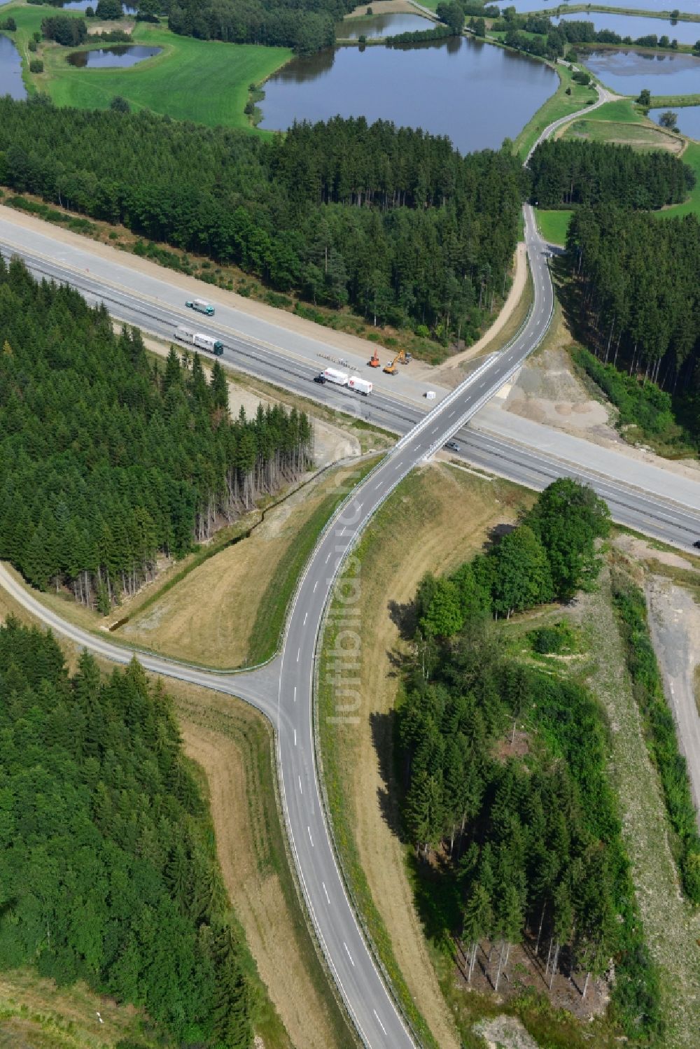 Wüstenwetzdorf aus der Vogelperspektive: Ausbau- Arbeiten und Baustellen an der Streckenführung der BAB Bundesautobahn A9 bei Wüstenwetzdorf in Thüringen