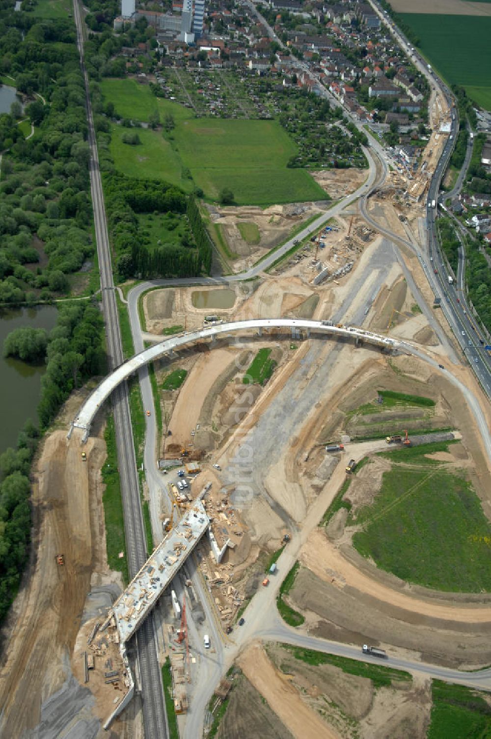 Luftaufnahme Braunschweig - Ausbau des Autobahndreieck Braunschweig-Südwest an der Autobahn A29 / A 391