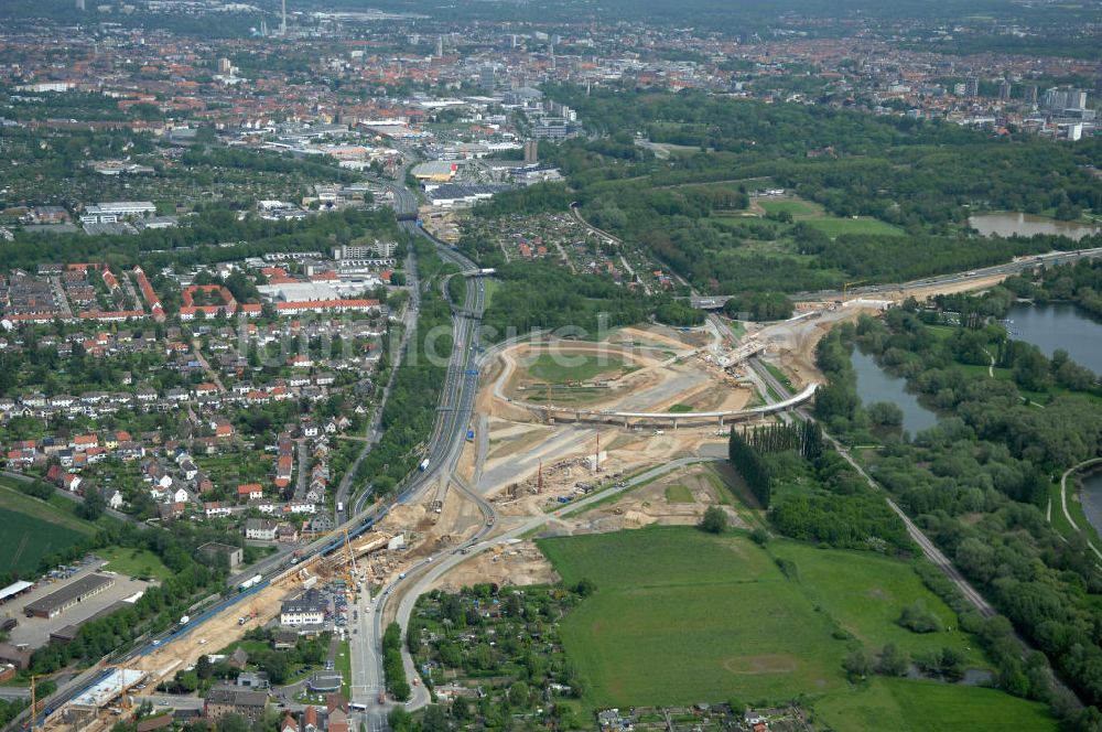 Braunschweig aus der Vogelperspektive: Ausbau des Autobahndreieck Braunschweig-Südwest an der Autobahn A29 / A 391