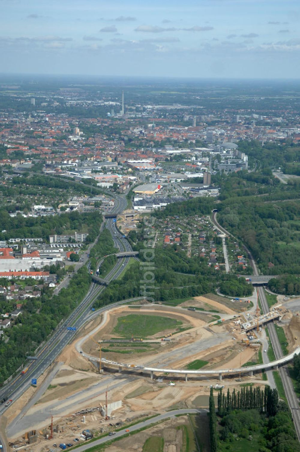 Luftaufnahme Braunschweig - Ausbau des Autobahndreieck Braunschweig-Südwest an der Autobahn A29 / A 391