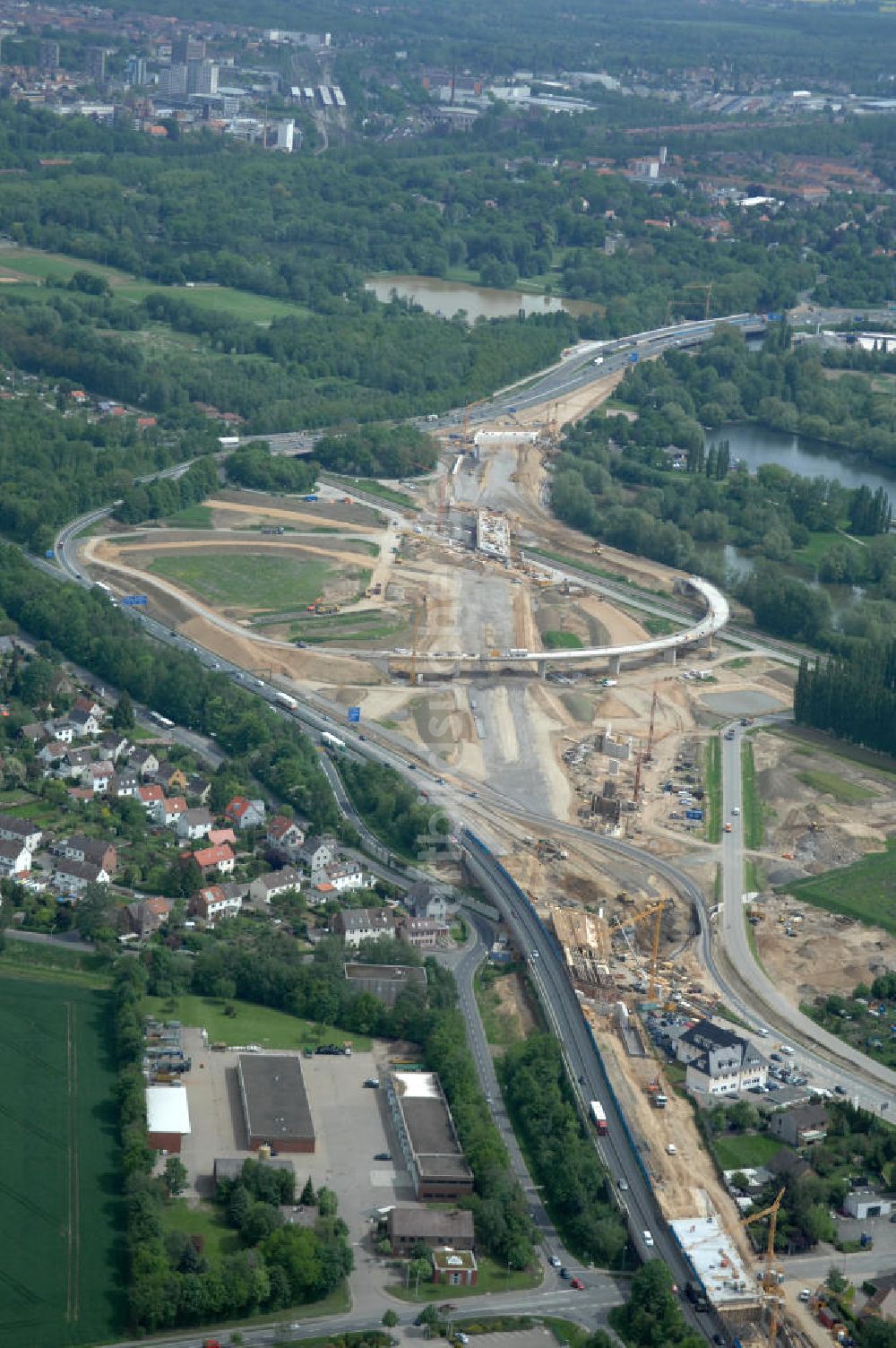 Braunschweig aus der Vogelperspektive: Ausbau des Autobahndreieck Braunschweig-Südwest an der Autobahn A29 / A 391