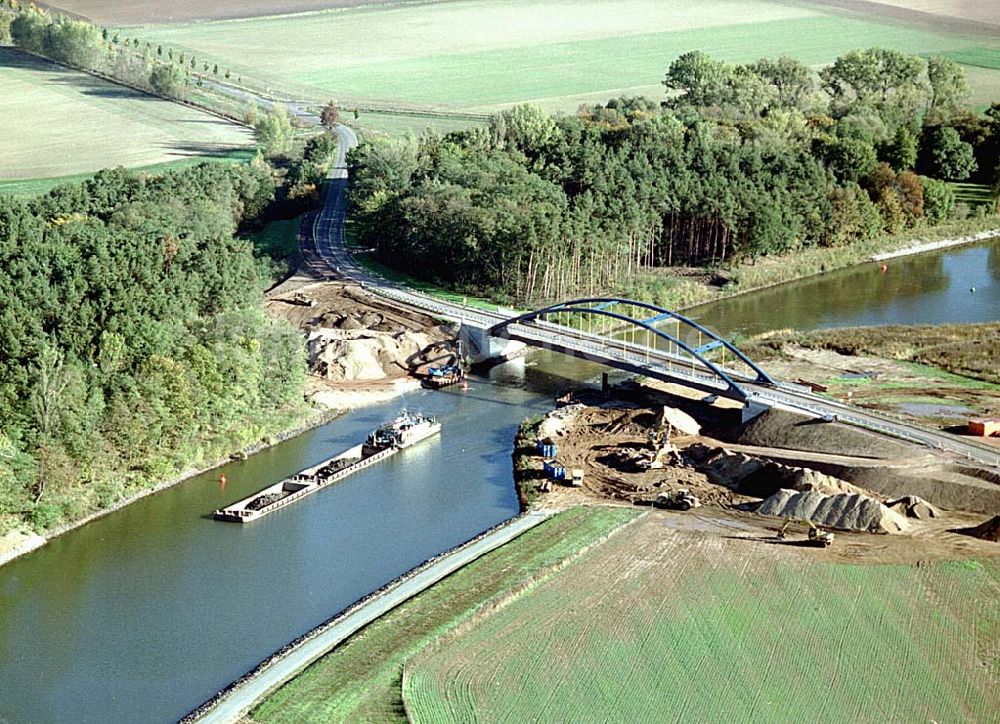 Luftbild Burg / Sachsen-Anhalt - Ausbau des Elbe-Havel-Kanales an der nördkichen Stadtgrenze von Burg in Sachsen-Anhalt.