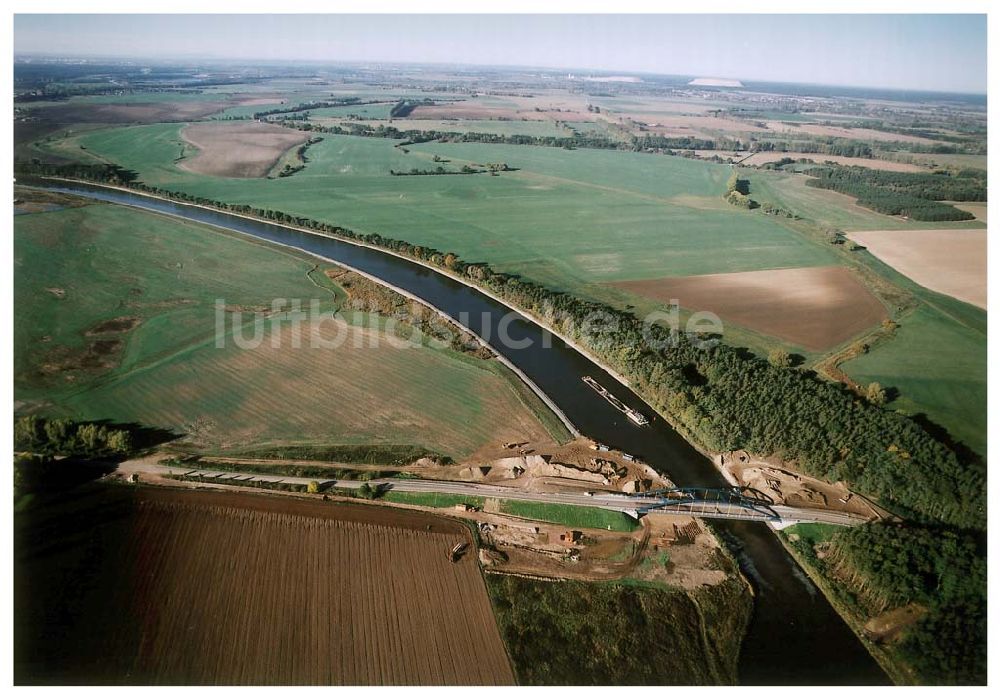 Luftaufnahme Burg / Sachsen-Anhalt - Ausbau des Elbe-Havel-Kanales an der nördkichen Stadtgrenze von Burg in Sachsen-Anhalt.