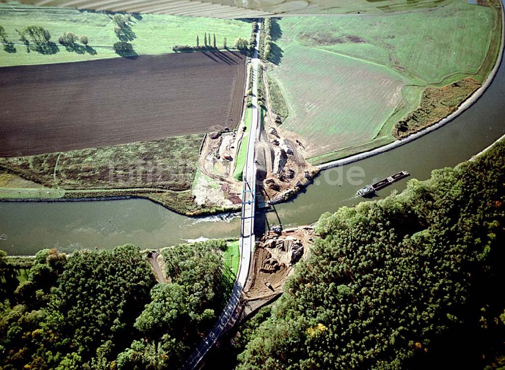 Burg / Sachsen-Anhalt aus der Vogelperspektive: Ausbau des Elbe-Havel-Kanales an der nördkichen Stadtgrenze von Burg in Sachsen-Anhalt.