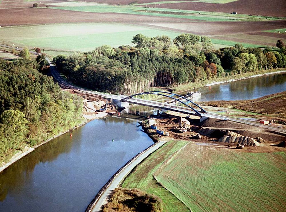 Burg / Sachsen-Anhalt aus der Vogelperspektive: Ausbau des Elbe-Havel-Kanales an der nördkichen Stadtgrenze von Burg in Sachsen-Anhalt.