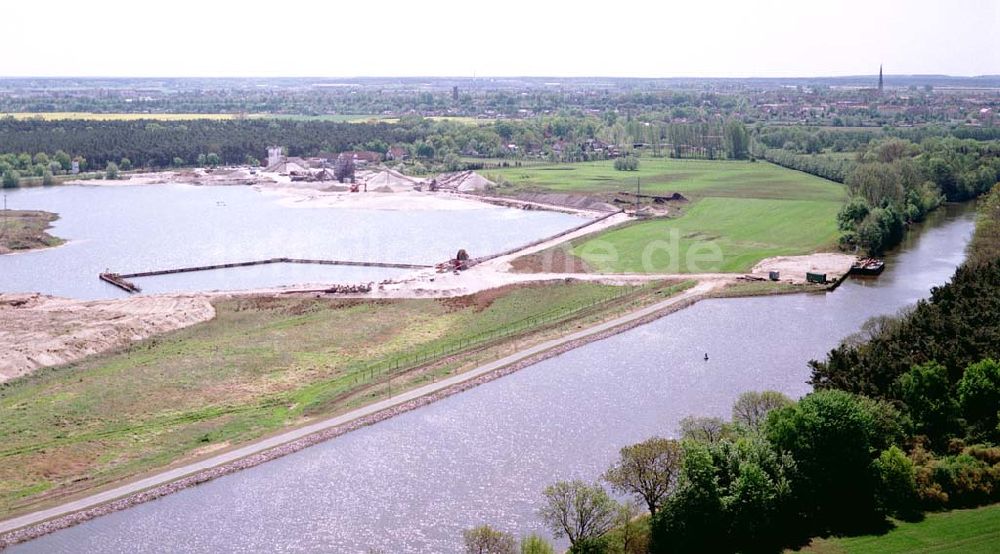 Burg / Sachsen-Anhalt aus der Vogelperspektive: Ausbau des Elbe-Havel-Kanales am nördlichen Stadtrand von Burg in Sachsen-Anhalt