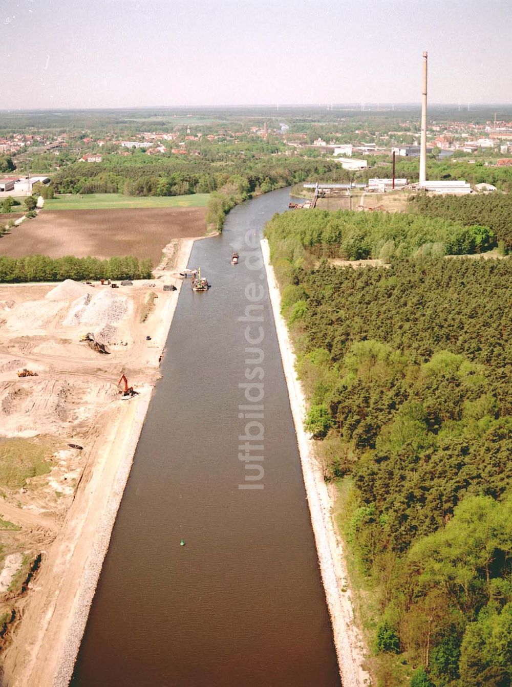 Luftaufnahme Genthin / Brandenburg - Ausbau des Elbe-Havel-Kanales östlich von Genthin in Brandenburg.