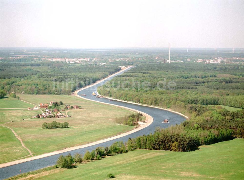 Luftaufnahme Genthin / Brandenburg - Ausbau des Elbe-Havel-Kanales östlich von Genthin in Brandenburg.