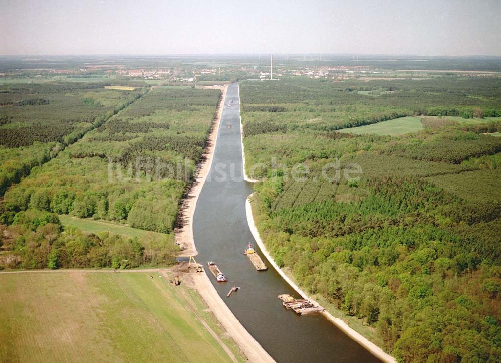 Genthin / Brandenburg aus der Vogelperspektive: Ausbau des Elbe-Havel-Kanales östlich von Genthin in Brandenburg.