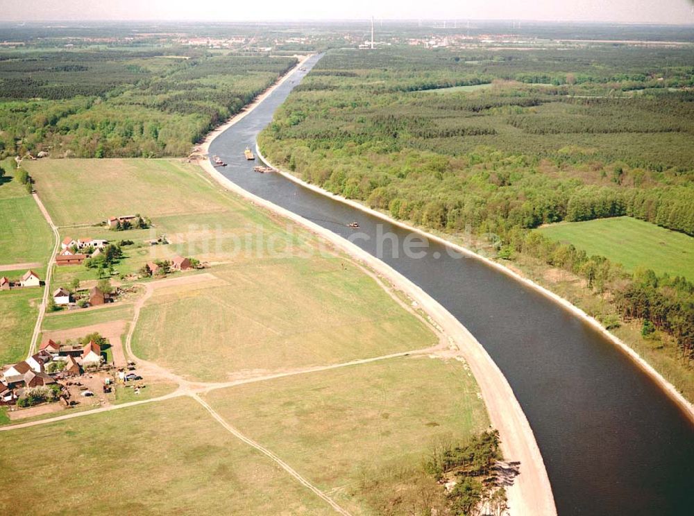 Genthin / Brandenburg aus der Vogelperspektive: Ausbau des Elbe-Havel-Kanales östlich von Genthin in Brandenburg.