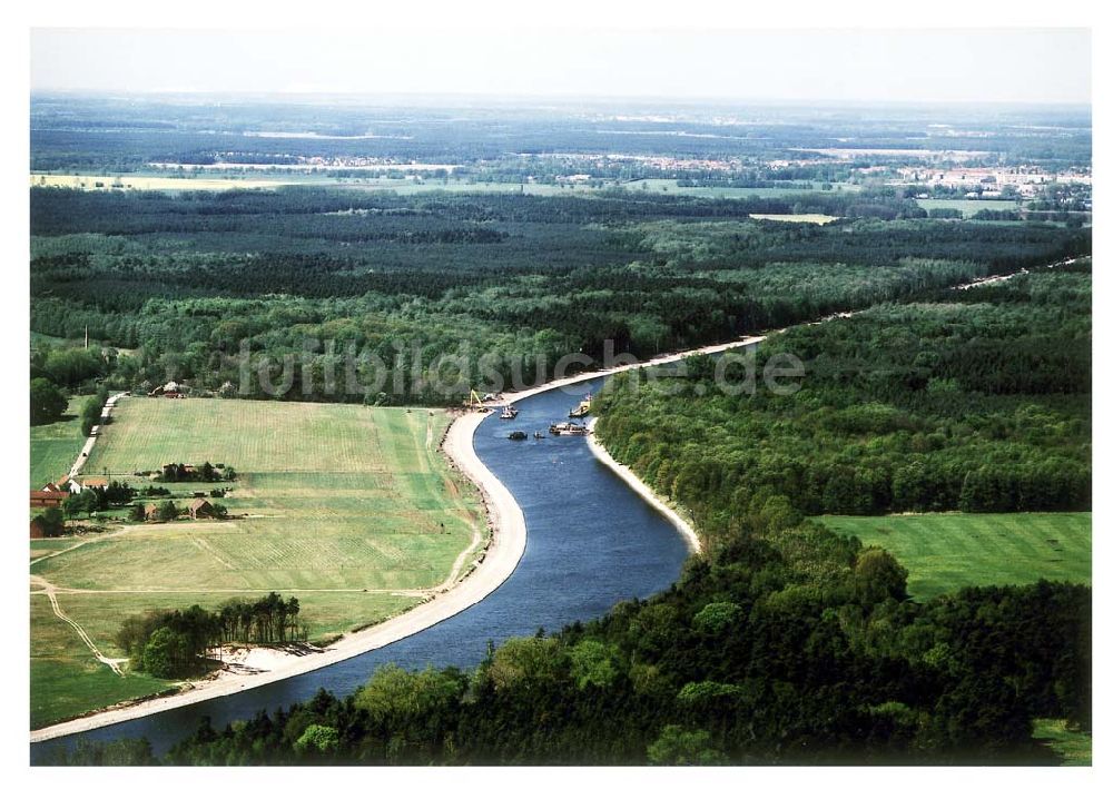 Luftaufnahme Genthin / Brandenburg - Ausbau des Elbe-Havel-Kanales östlich von Genthin in Brandenburg.