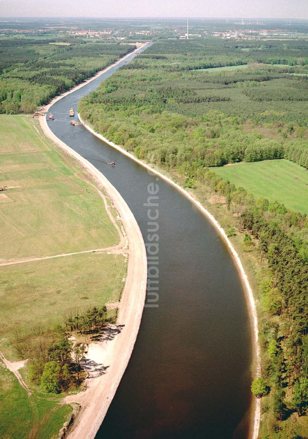 Genthin / Brandenburg von oben - Ausbau des Elbe-Havel-Kanales östlich von Genthin in Brandenburg.