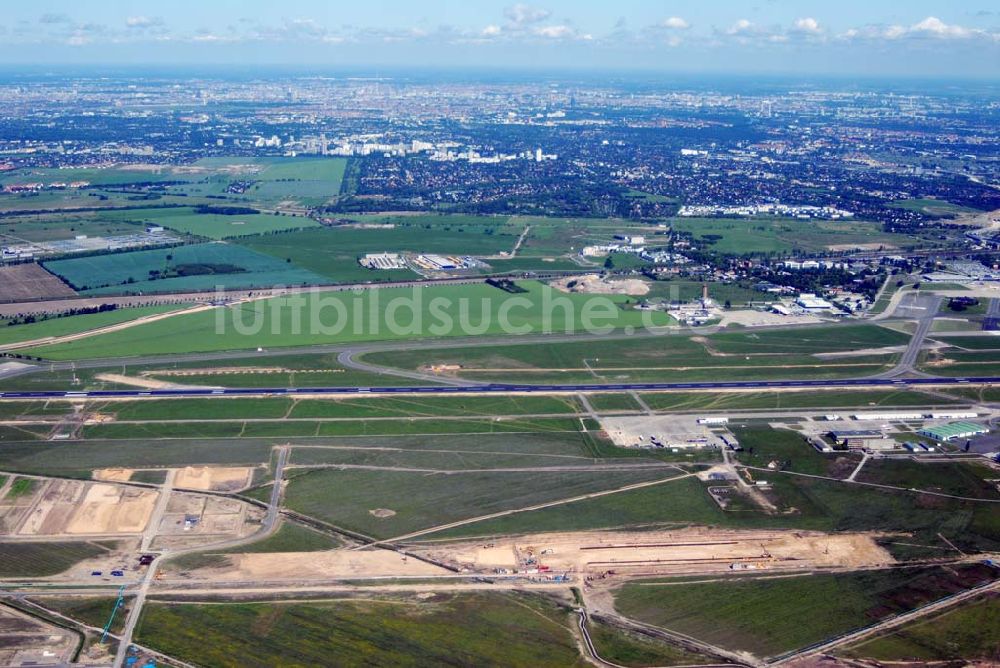 Schönefeld aus der Vogelperspektive: Ausbau des Flughafens Berlin-Schönefeld