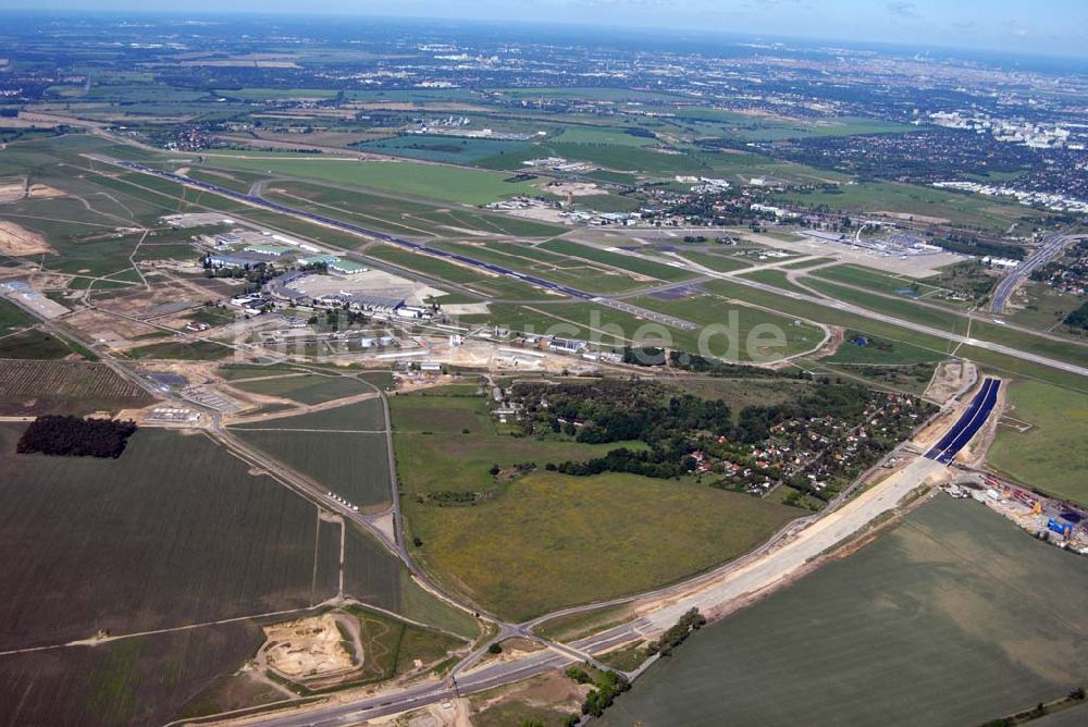 Schönefeld aus der Vogelperspektive: Ausbau des Flughafens Berlin-Schönefeld