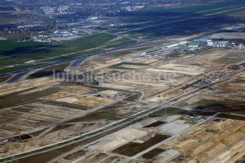 Schönefeld / Bundesland BRB aus der Vogelperspektive: Ausbau des Flughafens Berlin-Schönefeld