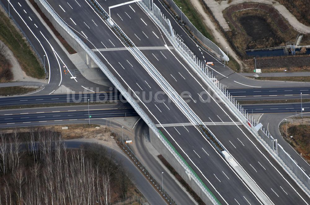 Schönefeld von oben - Ausbau des Flughafens Berlin-Schönefeld / Ausbau der A113n