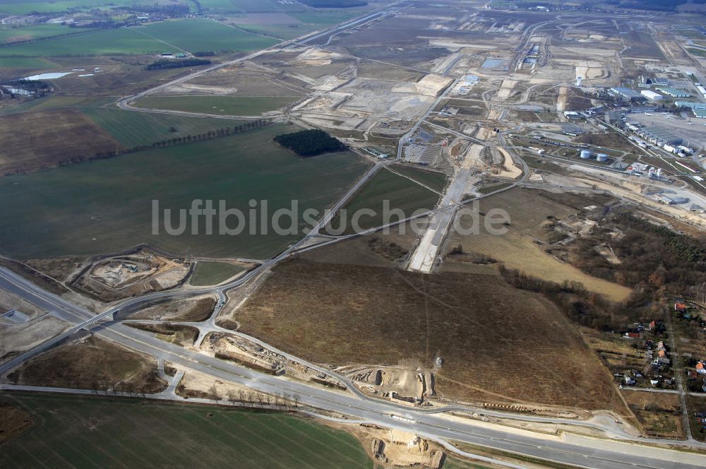 Luftbild Schönefeld - Ausbau des Flughafens Berlin-Schönefeld / Ausbau der A113n