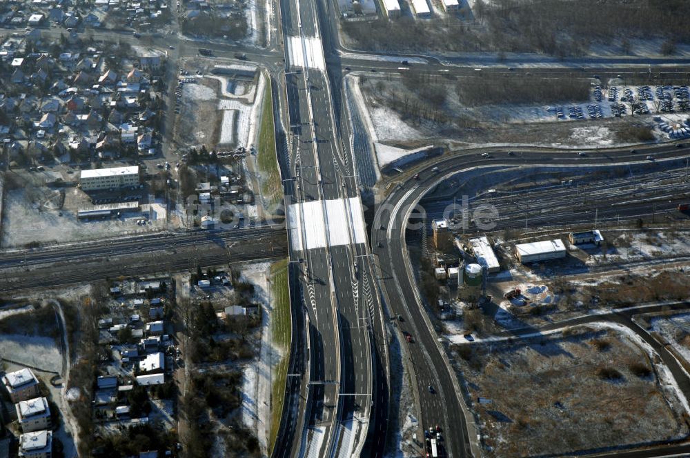 Schönefeld aus der Vogelperspektive: Ausbau des Flughafens Berlin-Schönefeld / Ausbau der A113n