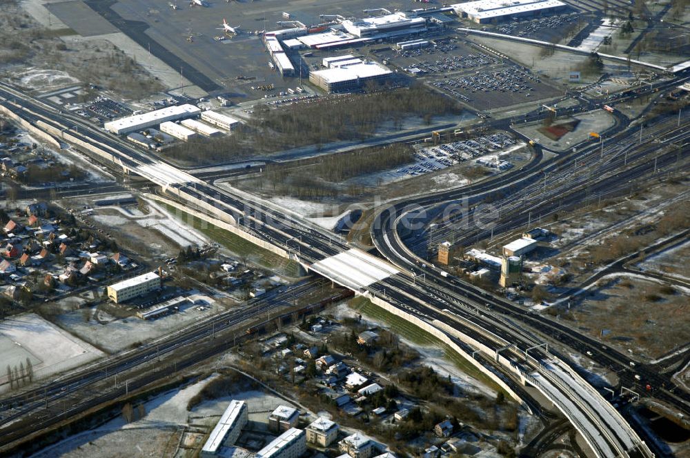 Luftaufnahme Schönefeld - Ausbau des Flughafens Berlin-Schönefeld / Ausbau der A113n