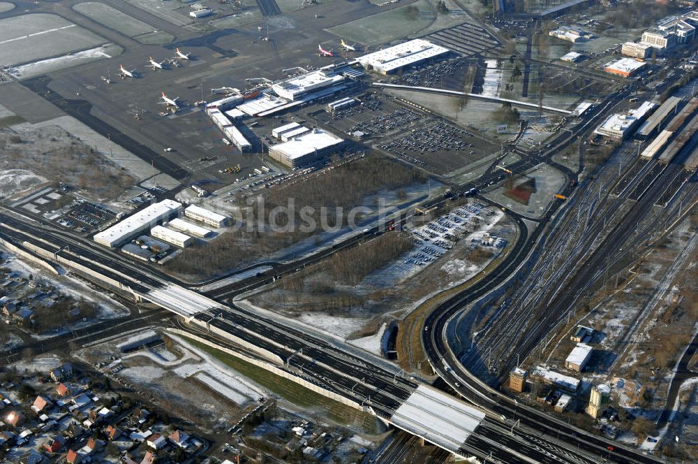 Luftbild Schönefeld - Ausbau des Flughafens Berlin-Schönefeld / Ausbau der A113n